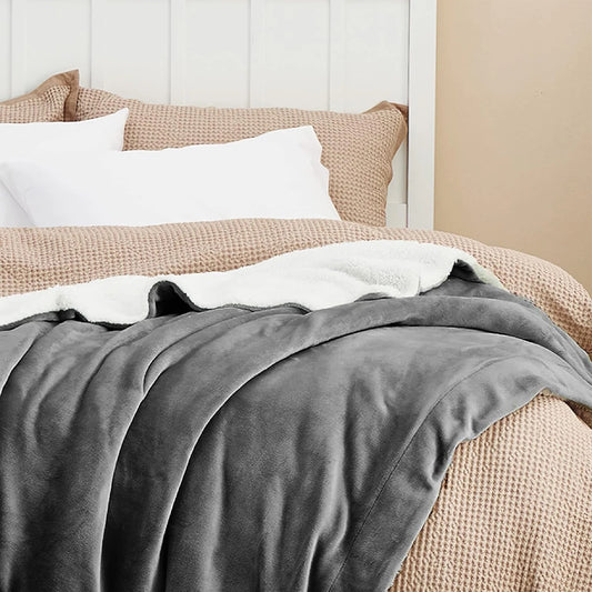 Gentle and Soft Fleece Throw Blanket - image 2
